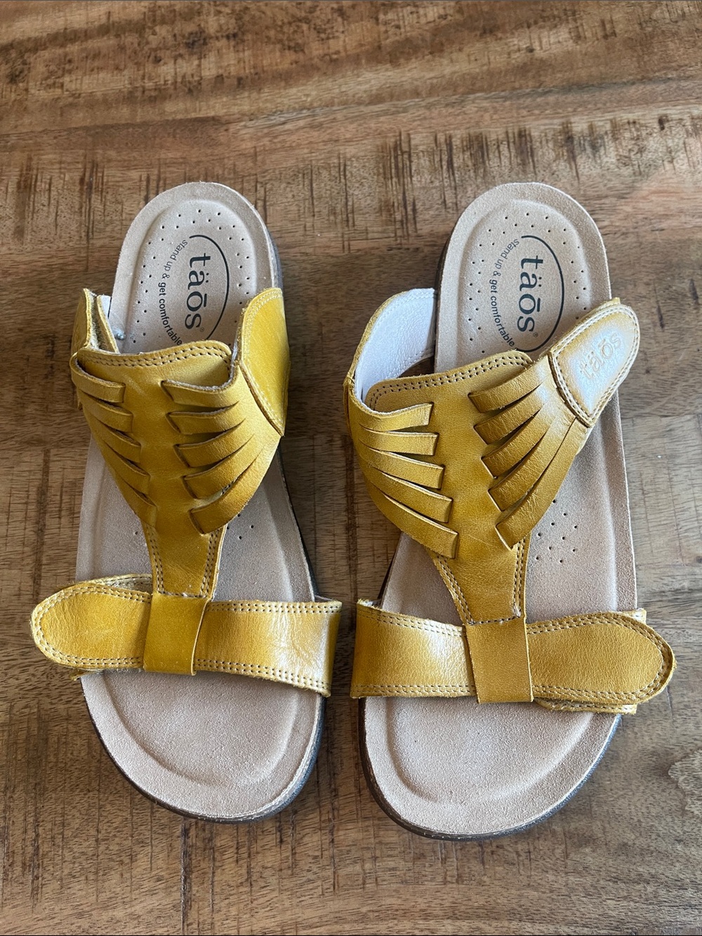 Taos Wonderful Sandals Yellow Leather Slides US 9 Comfort